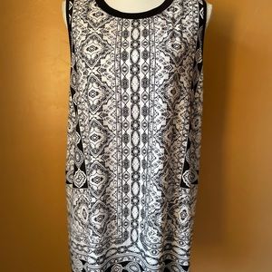 Sleeveless Black & White Patterned Tunic Top